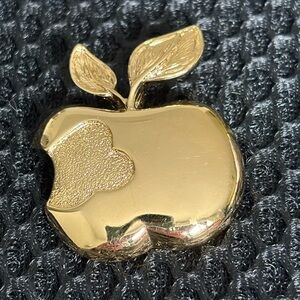 Vintage Gold Tone Apple Brooch Pin - Classic & Sweet